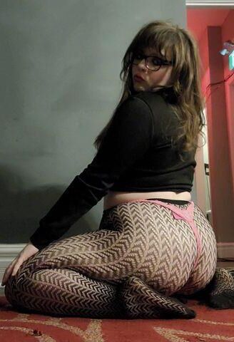 BBW punk goth geek nerd trentenaire veronica minx (minxveronica)