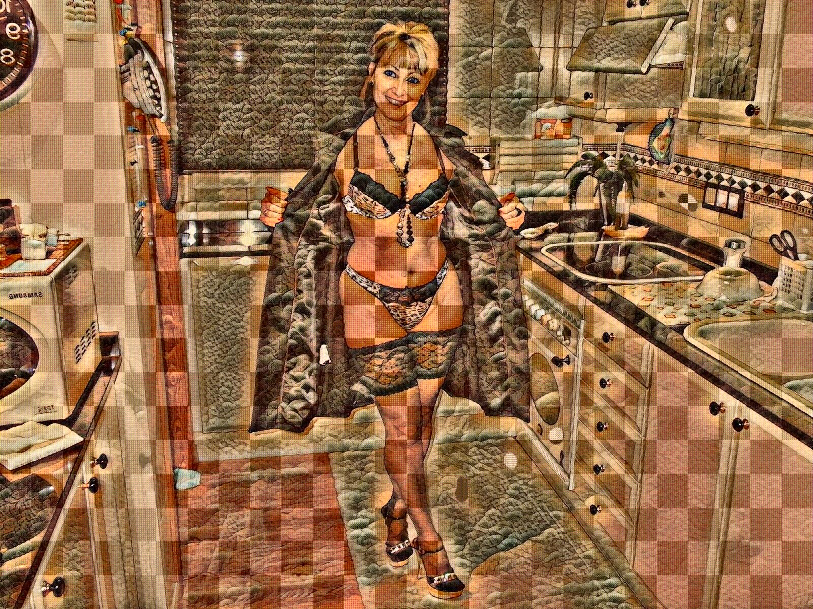 Hot ladies in the Kitchen#