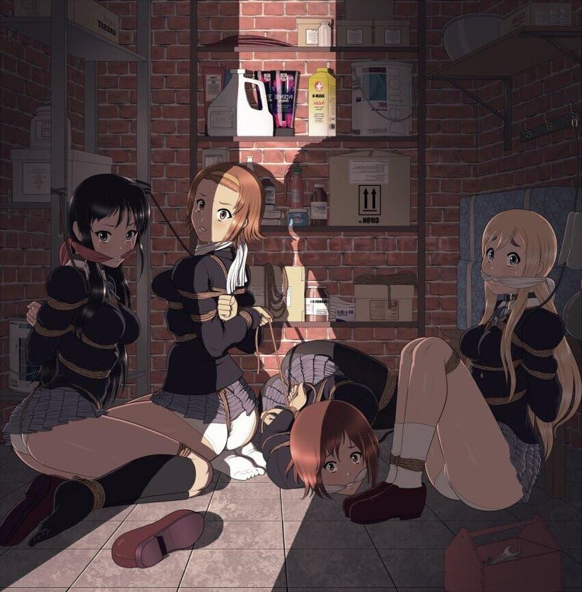 Helpless girls prepared for the public use | Hentai Gallery