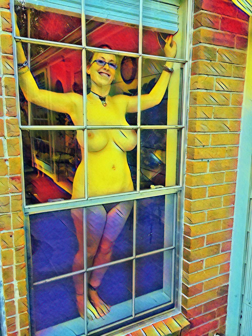 hot girls in windows#