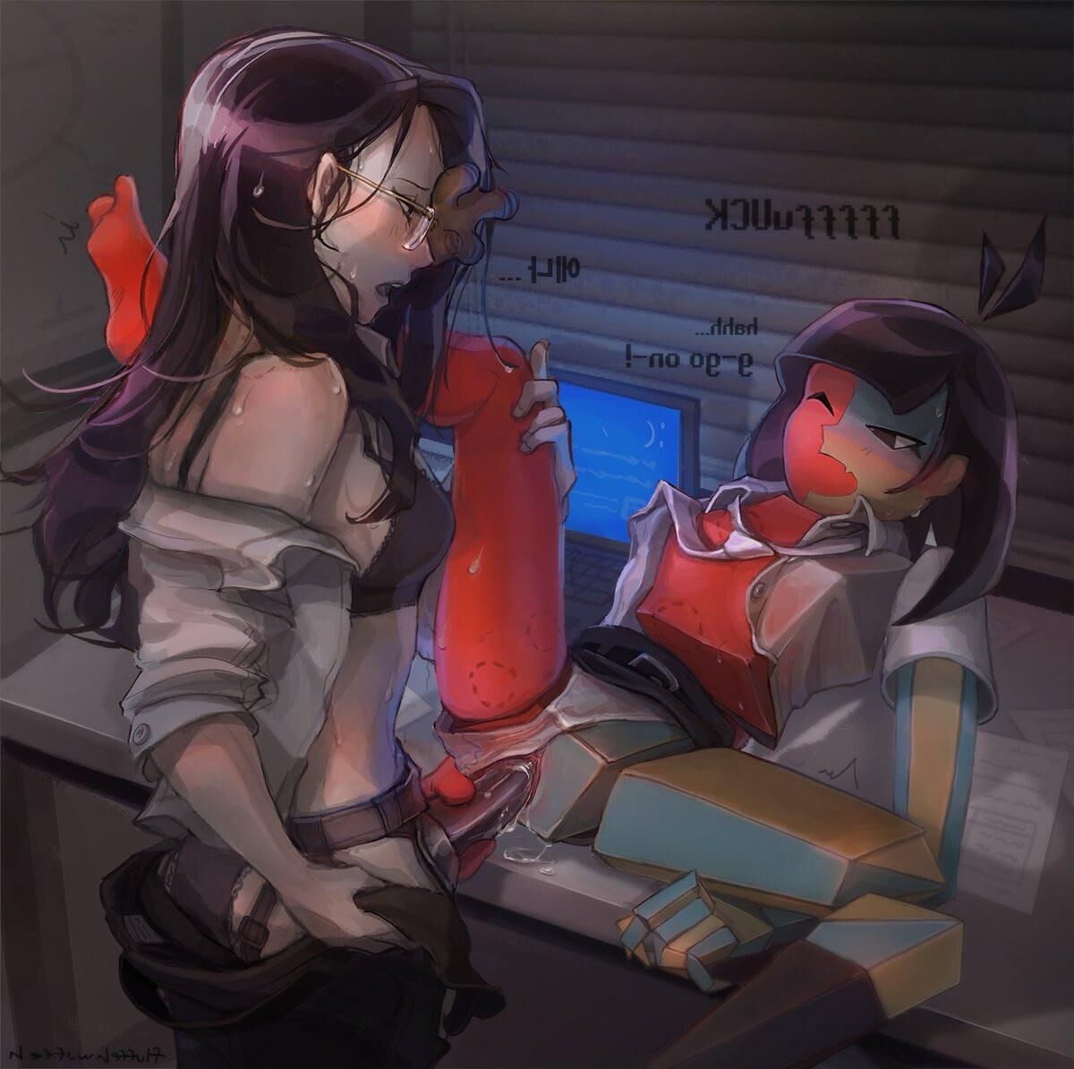 lesbian strapon 