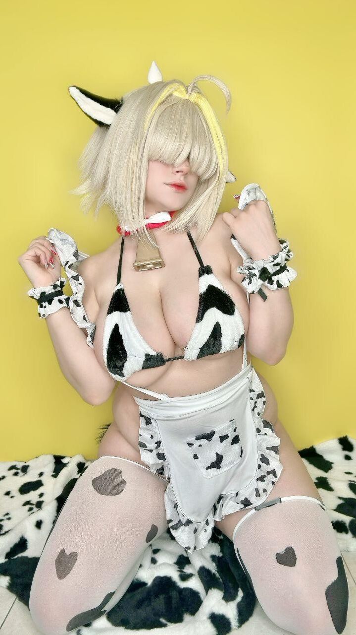 Nikke Cow Elegg Cosplay