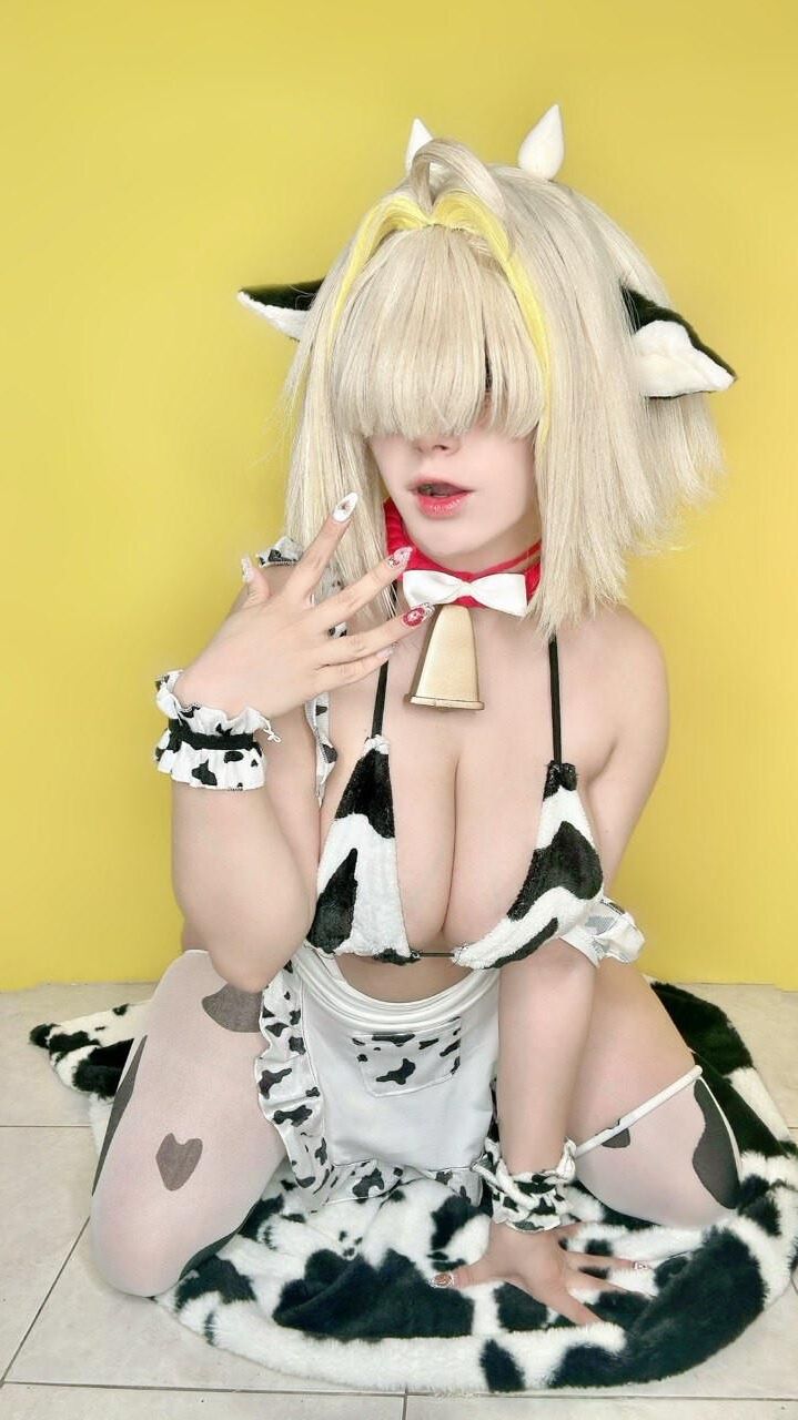 Nikke Cow Elegg Cosplay