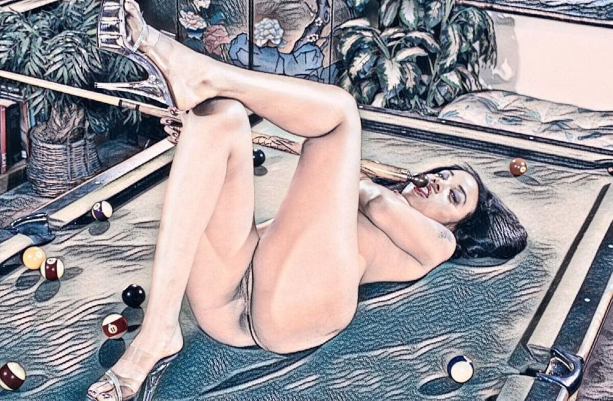 Люблю обнаженных девушек в Pooltable