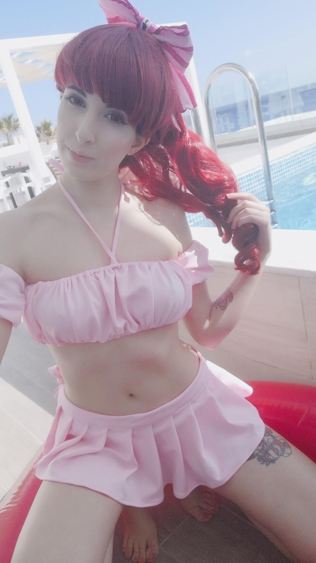 Bandes de salope de cosplay rousse pâle